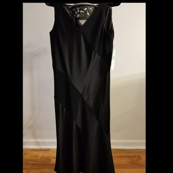 Jones New York Dresses & Skirts - Jones New York black dress